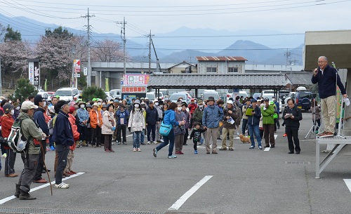 歓迎のあいさつをする茂原町長