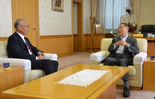 織田澤俊幸群馬県議会議長と歓談