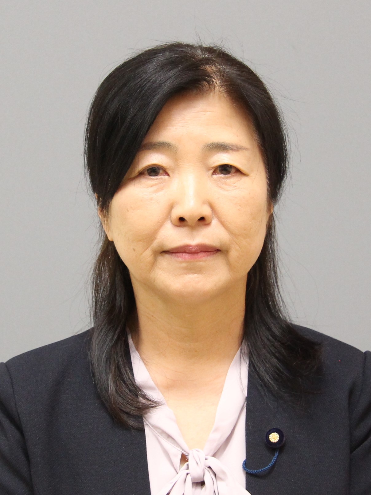 新井六美