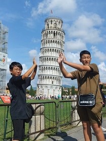 【第19次チェ市訪問甘楽町研修団】0821　ダフィル家1