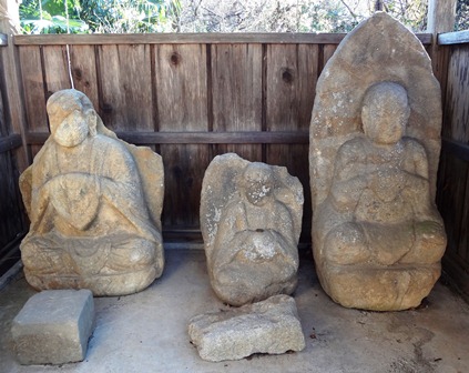 10 圓通閣の石仏