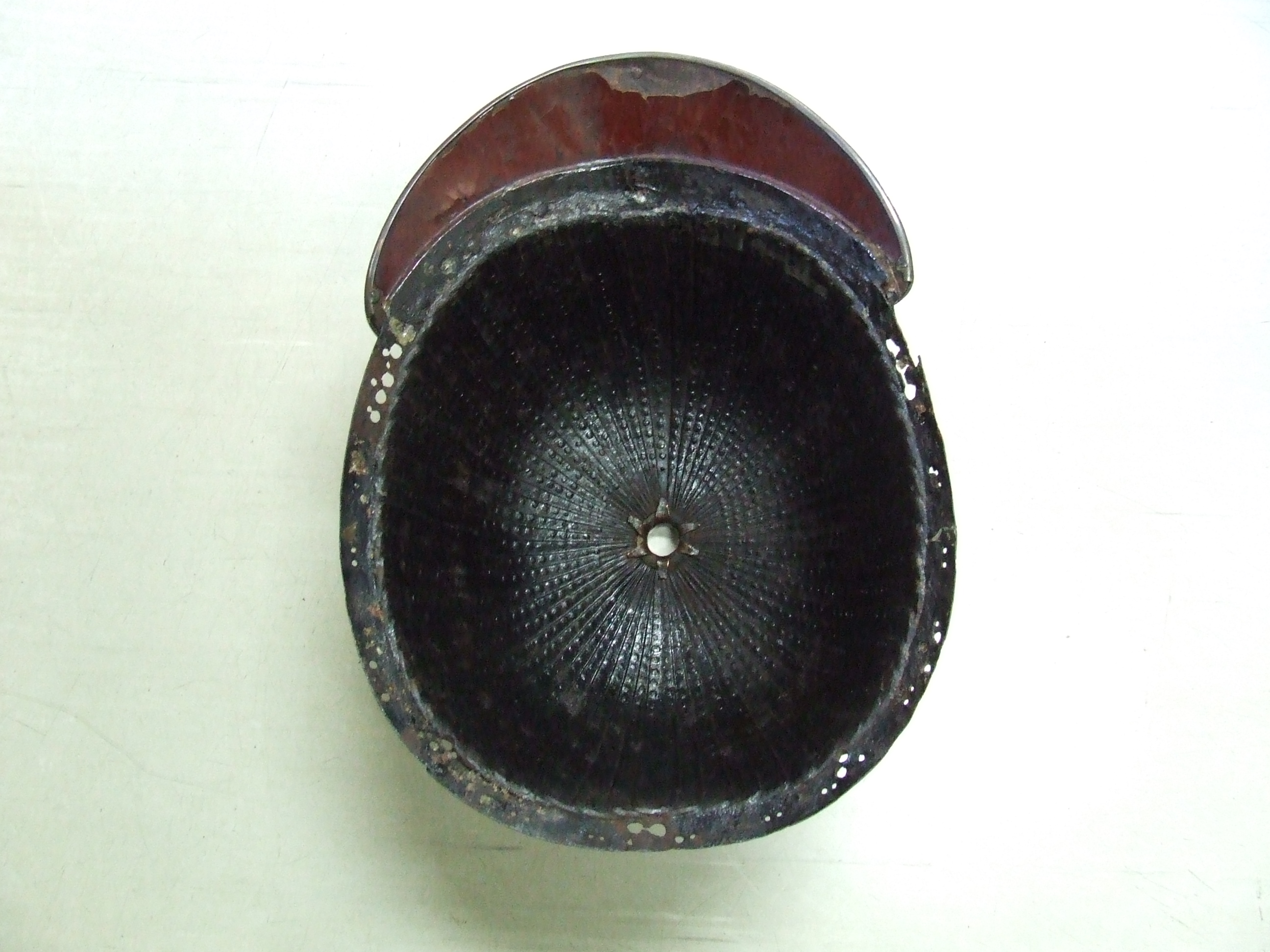 珍品！昔の兜鉢 D099 黒漆塗頭形兜Kokusitsu nuri Zunari Kabuto | 日本刀買取