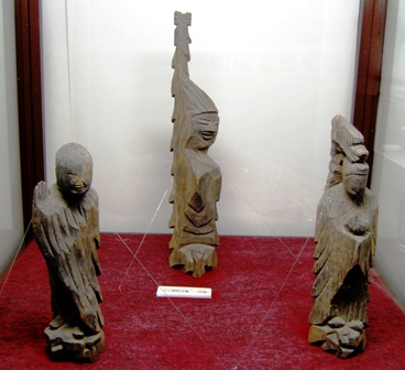 48 円空の木彫り仏像