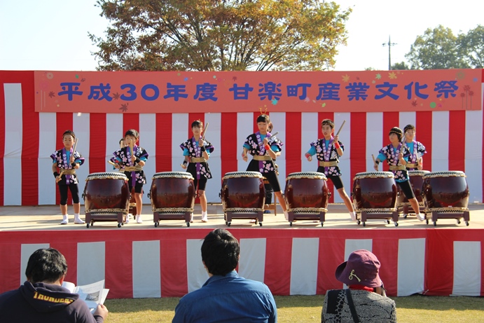 オープニング を飾る「かんら太鼓(楽鼓)」
