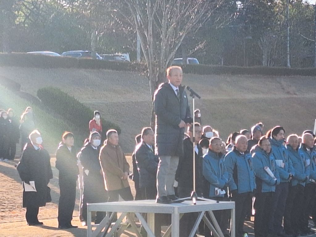 開会式で挨拶する大会会長の森平町長