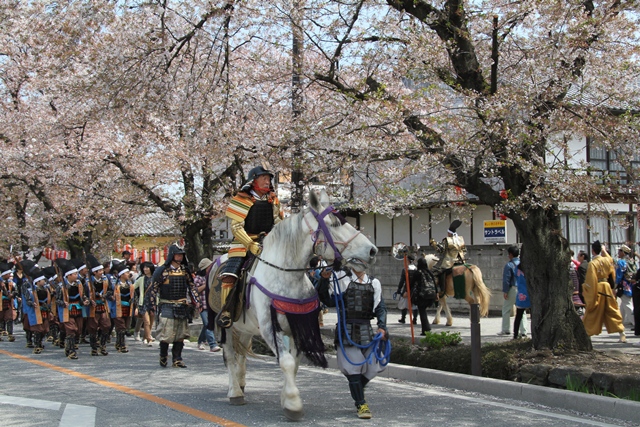 今年は300人編成の武者行列となりました