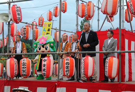 あいさつする茂原町長