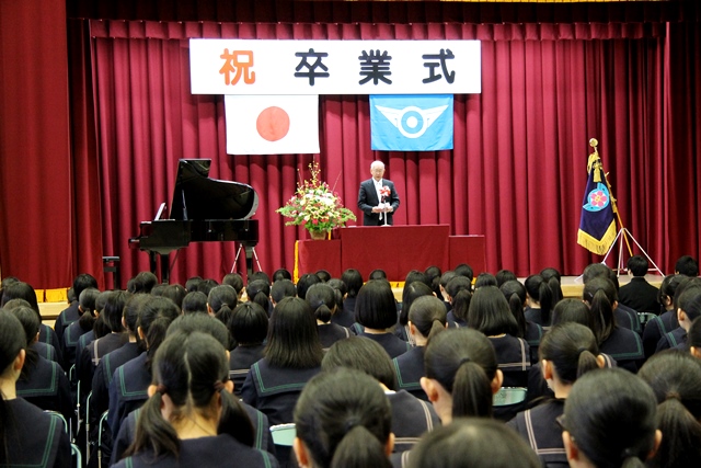 祝辞を述べる茂原町長