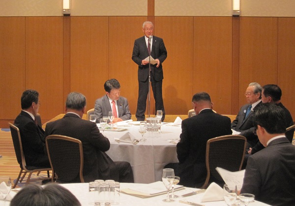 県選出国会議員との意見交換会で挨拶する茂原町長