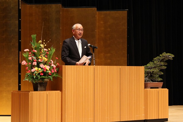 激励の言葉を述べる茂原町長