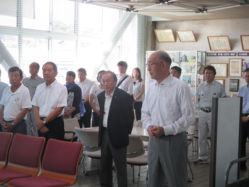激励の言葉を贈る茂原町長