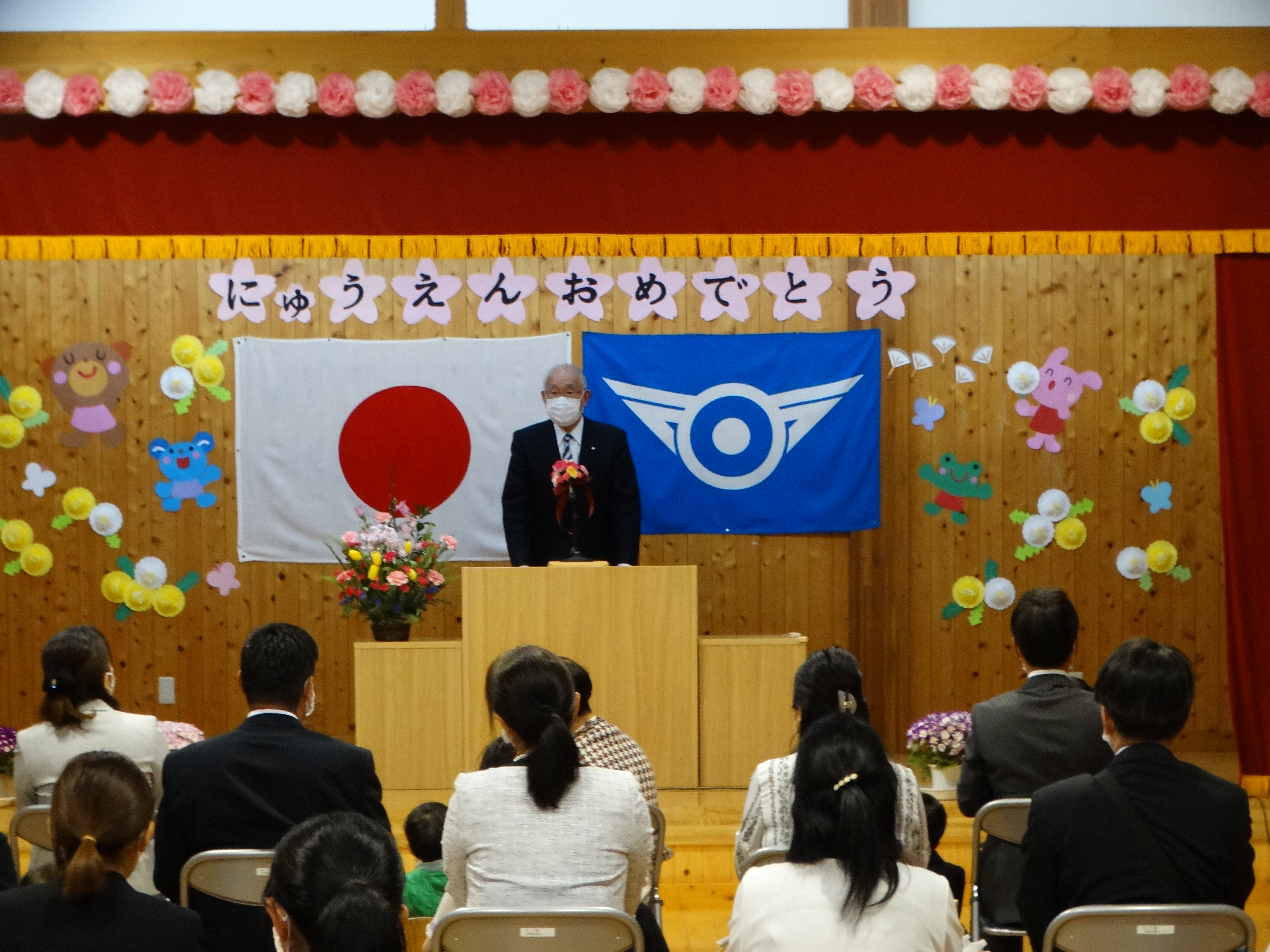 祝辞を述べる茂原町長