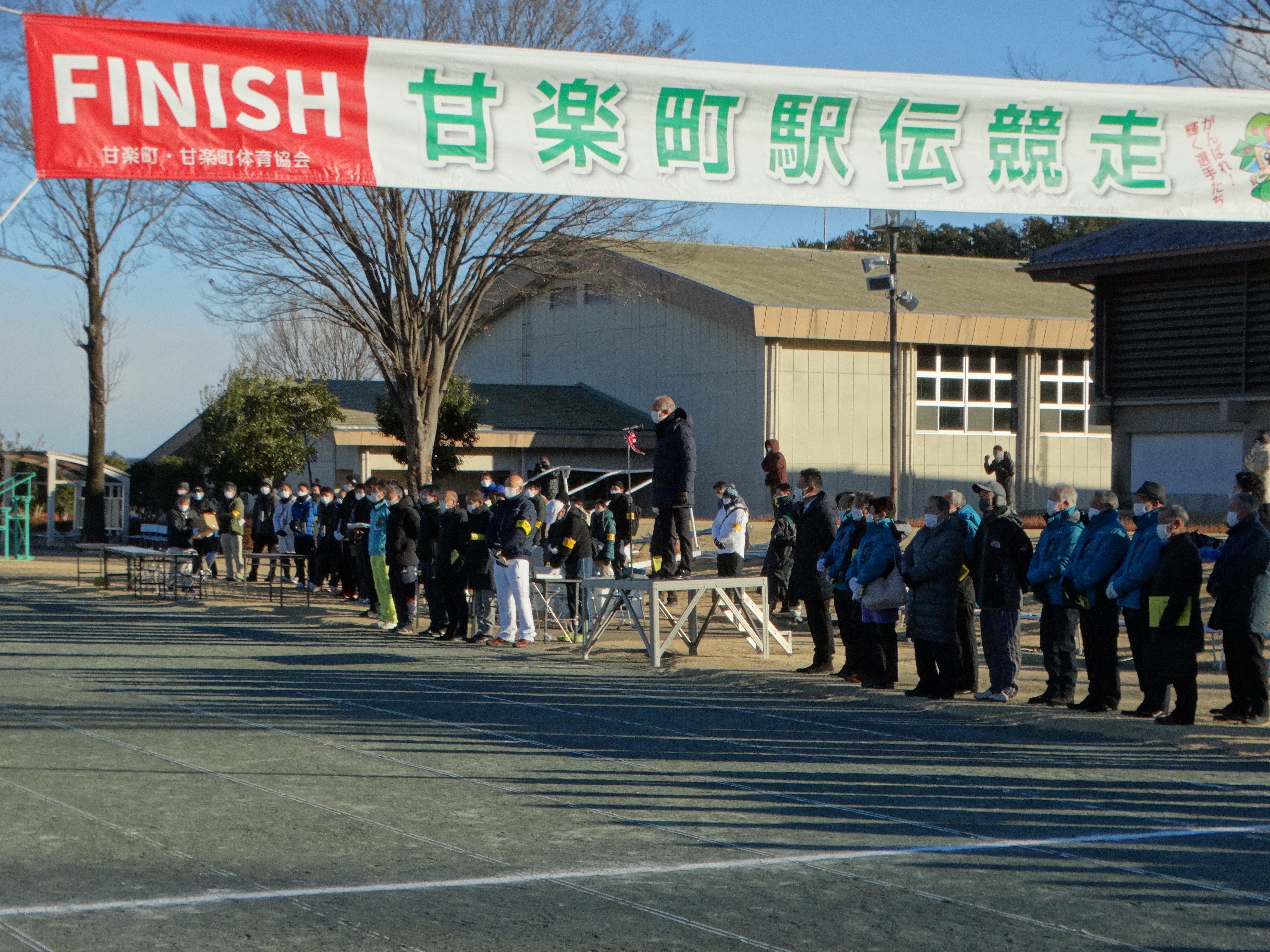 開会式で挨拶する茂原町長