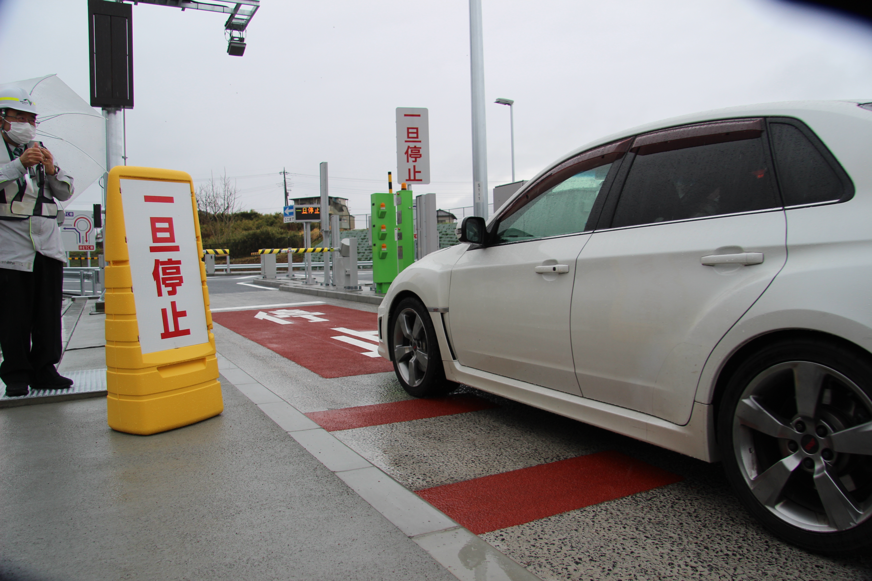 甘楽スマートIC開通！第１号車両です（午後３時）