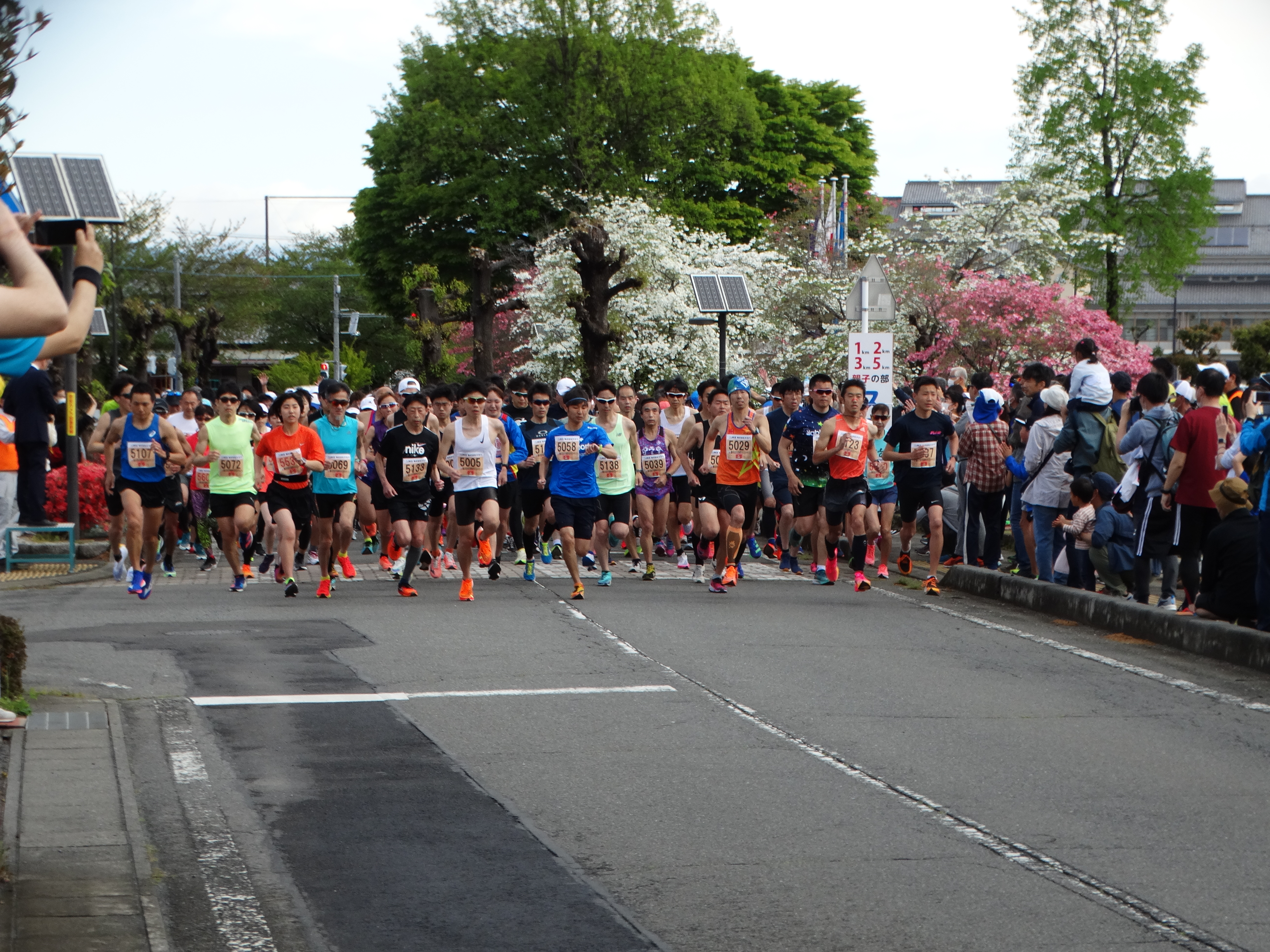 スタートダッシュ！！(5kmｴﾝﾄﾘｰ選手)