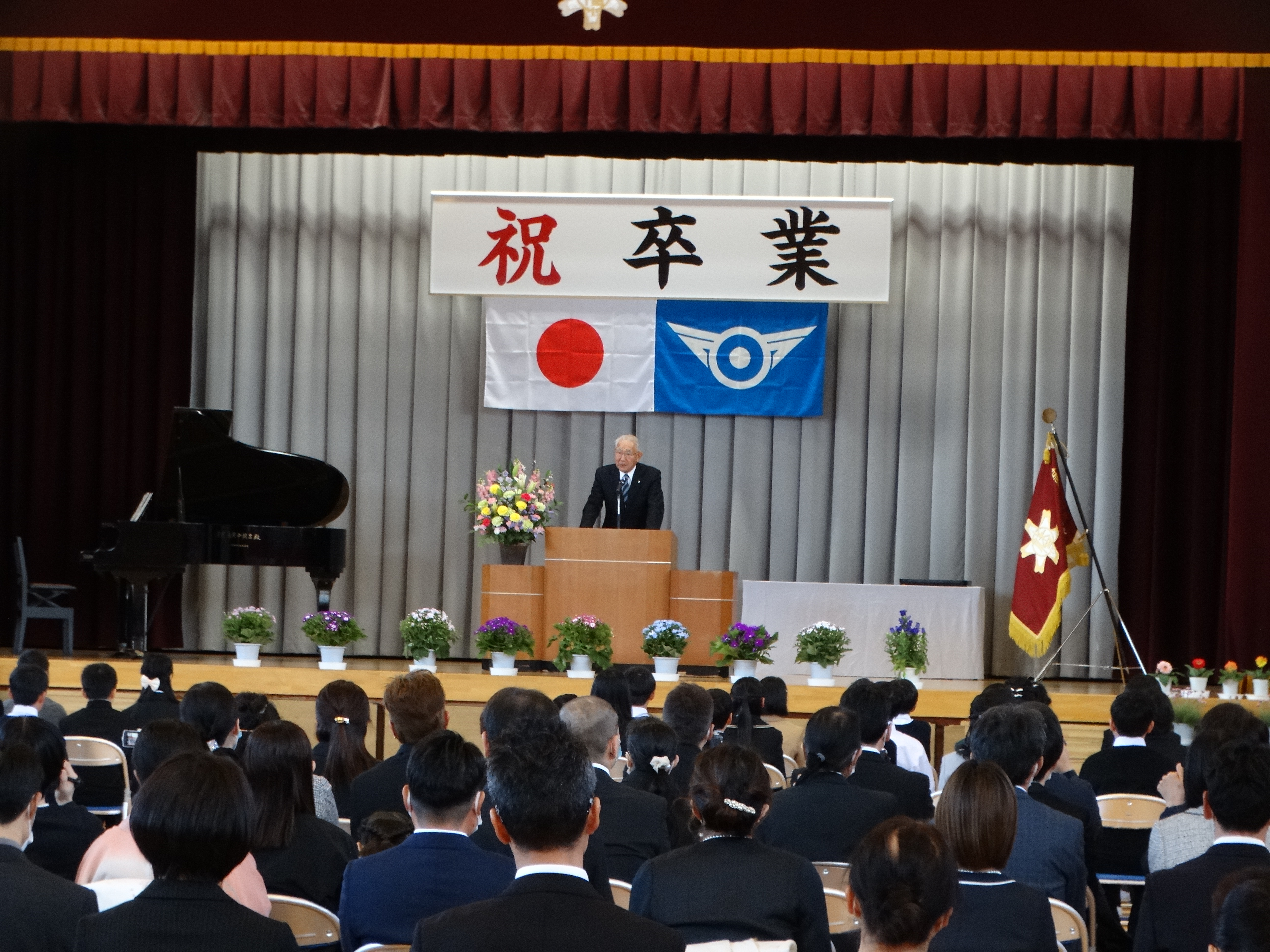 祝辞を述べる茂原町長