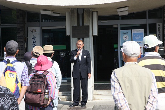 あいさつする茂原町長