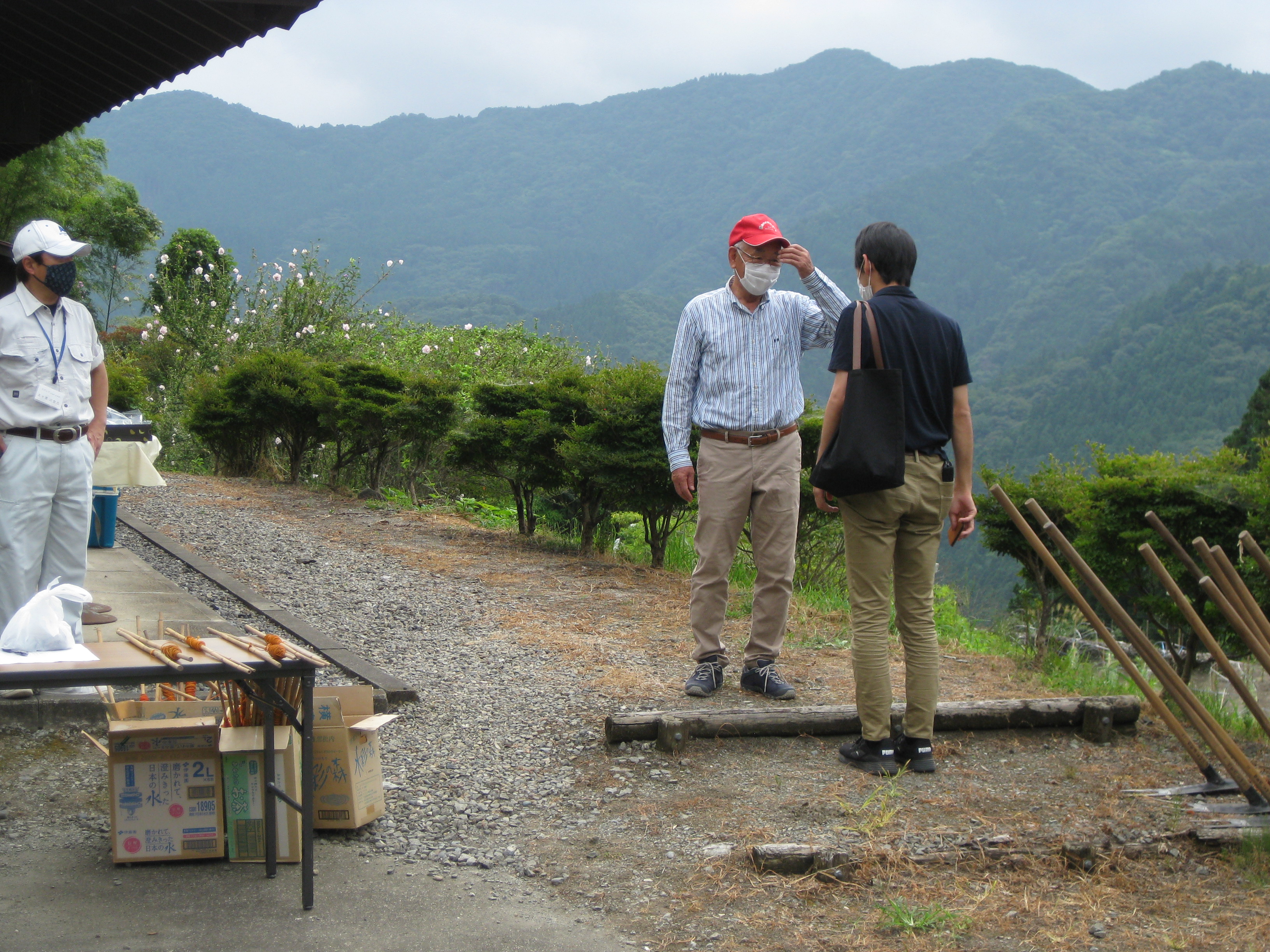 「歓迎」オーナーさんを出迎える茂原町長