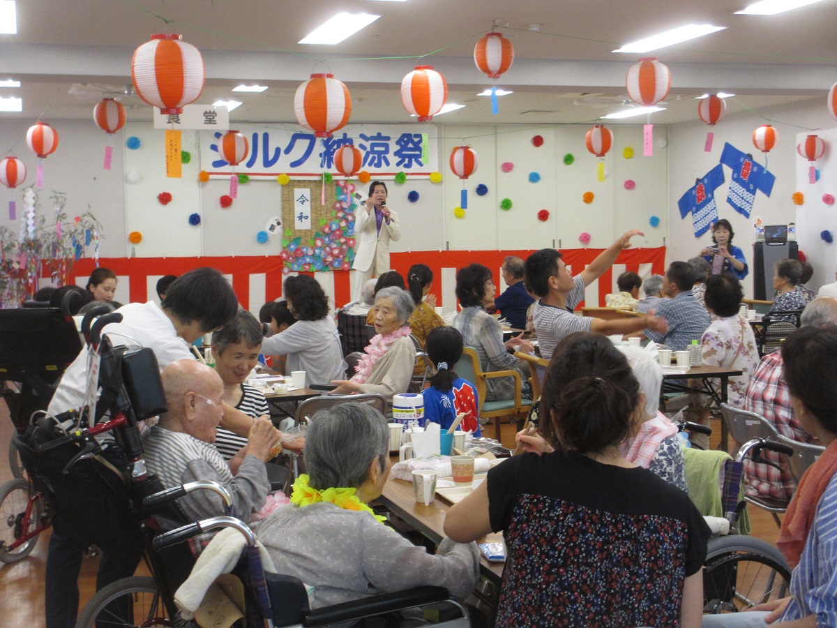 中野新太郎さんの歌謡ショー