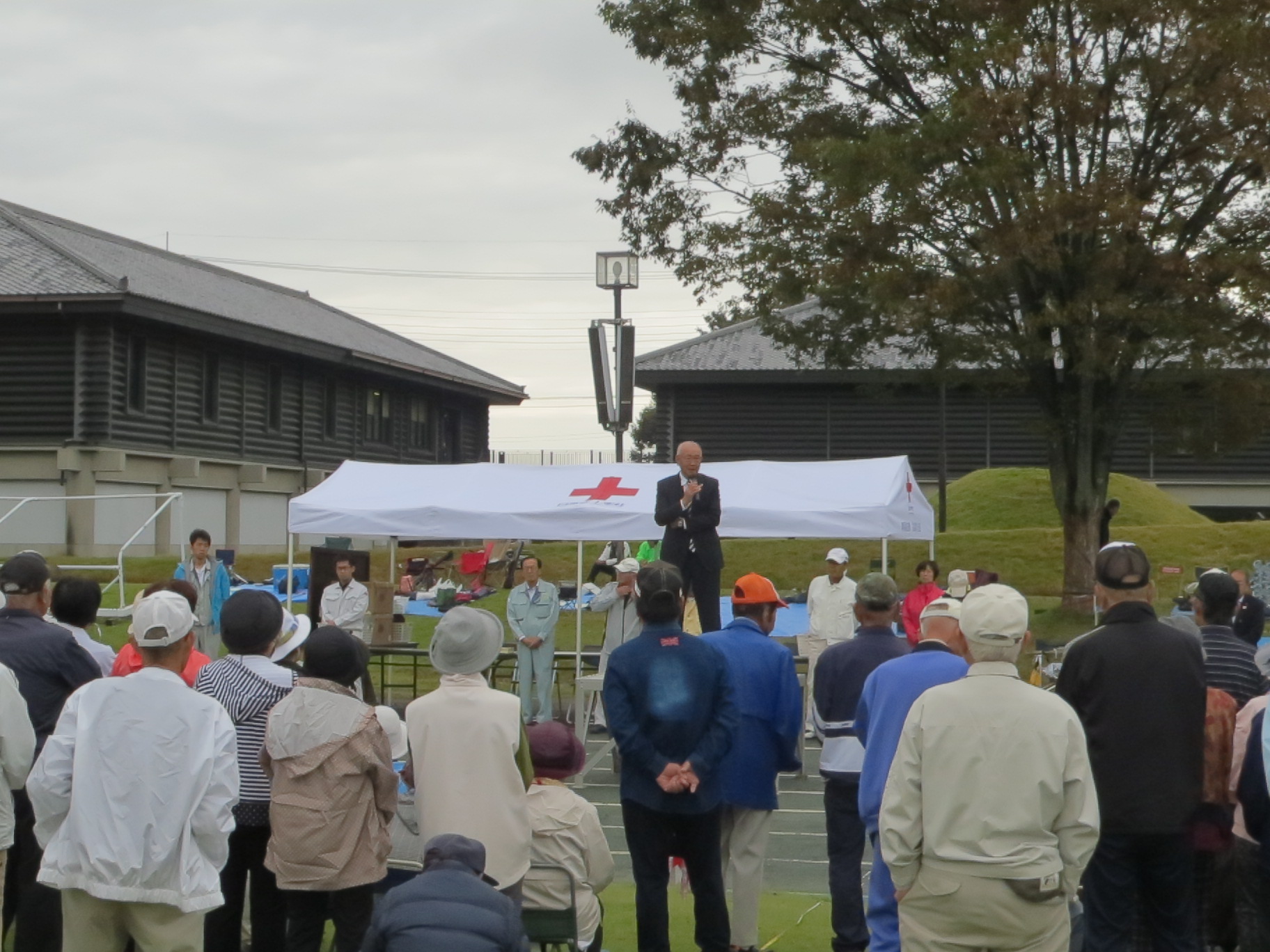 開会式で祝辞を述べる茂原町長