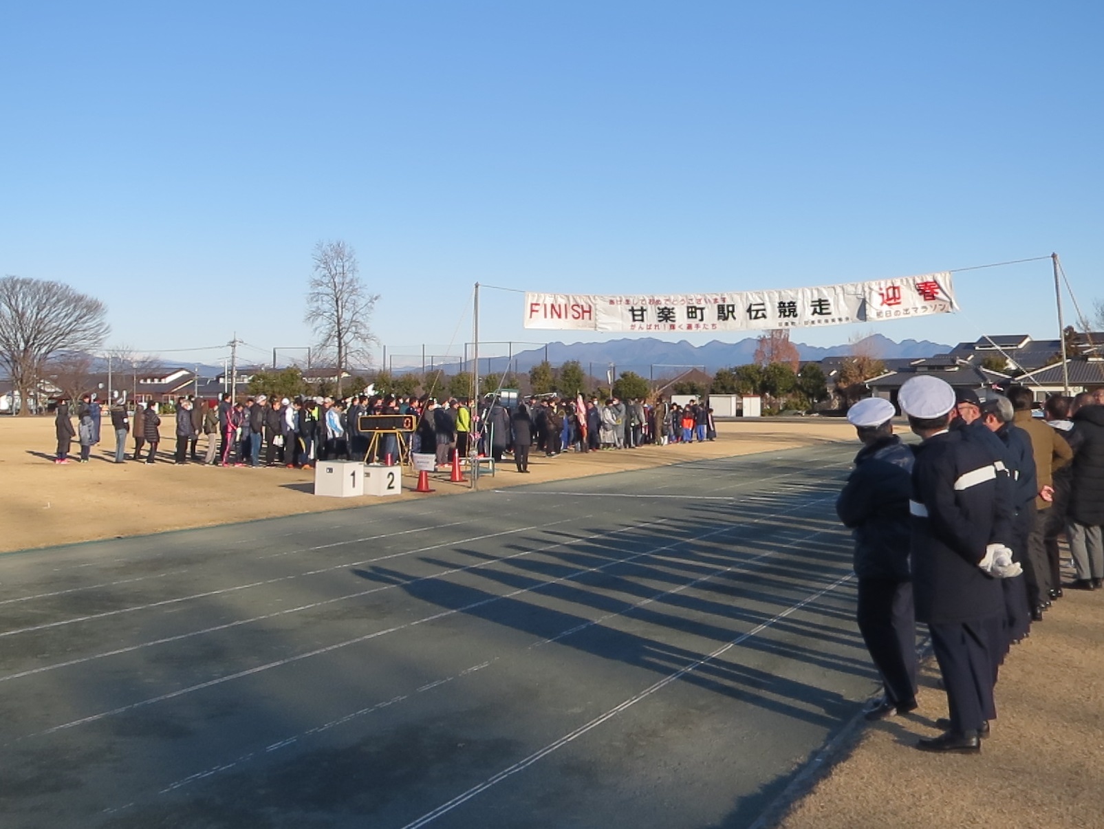 選手や役員の皆さんが開会式に参列しました