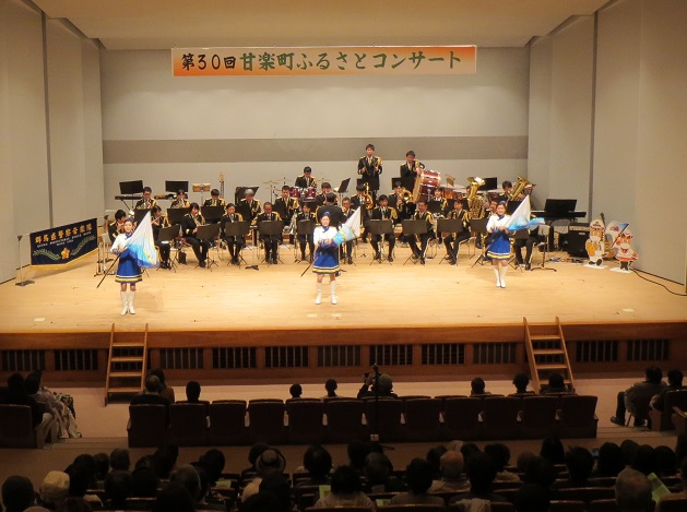 演奏する群馬県警察音楽隊の皆さん