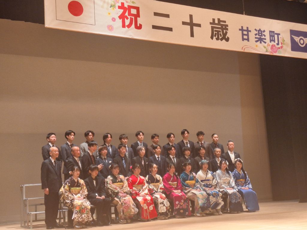 地区ごとに集合して記念写真