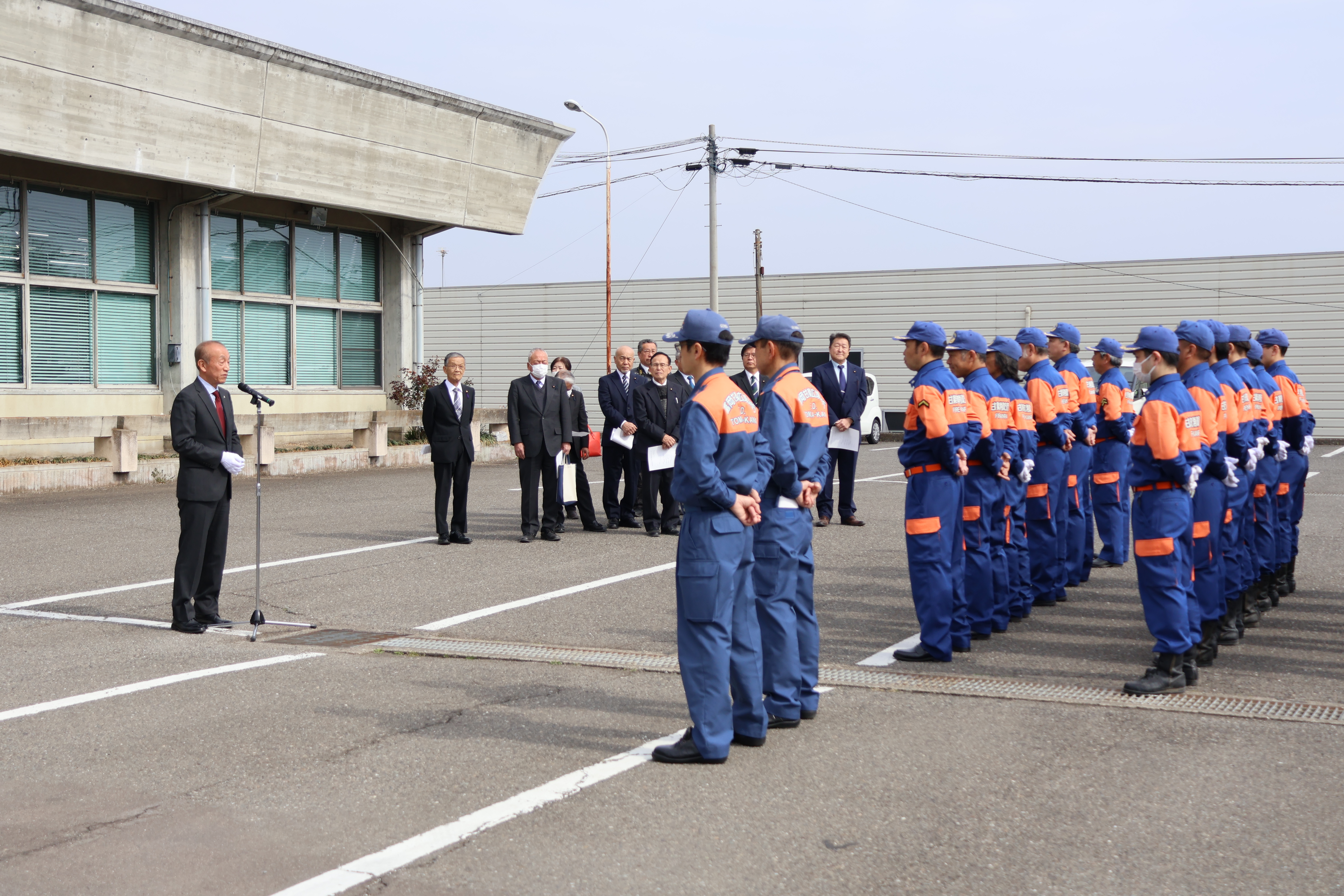 挨拶を述べる森平町長