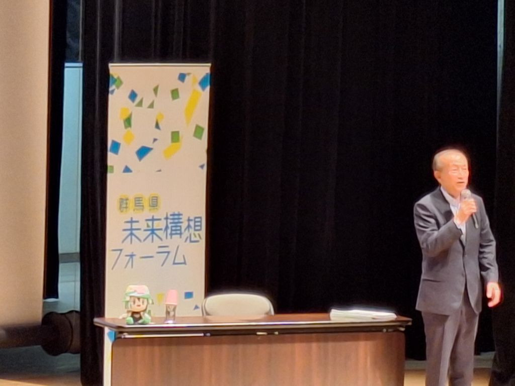 町の展望などを話す森平町長