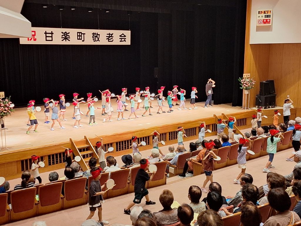 「めぶきの森かんら」の園児による遊戯!頑張りました!!