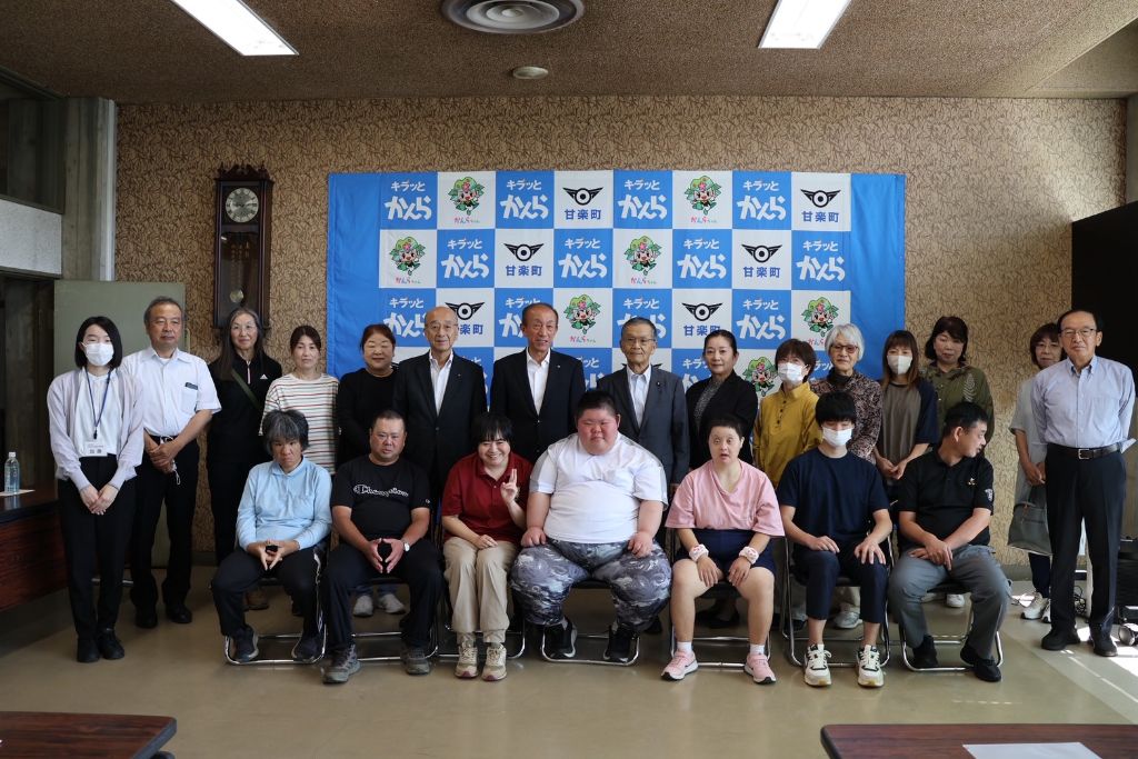地域活動支援センターの皆さんと記念撮影